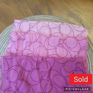 *🔥🔥SOLD🔥🔥*Coach pink scarf